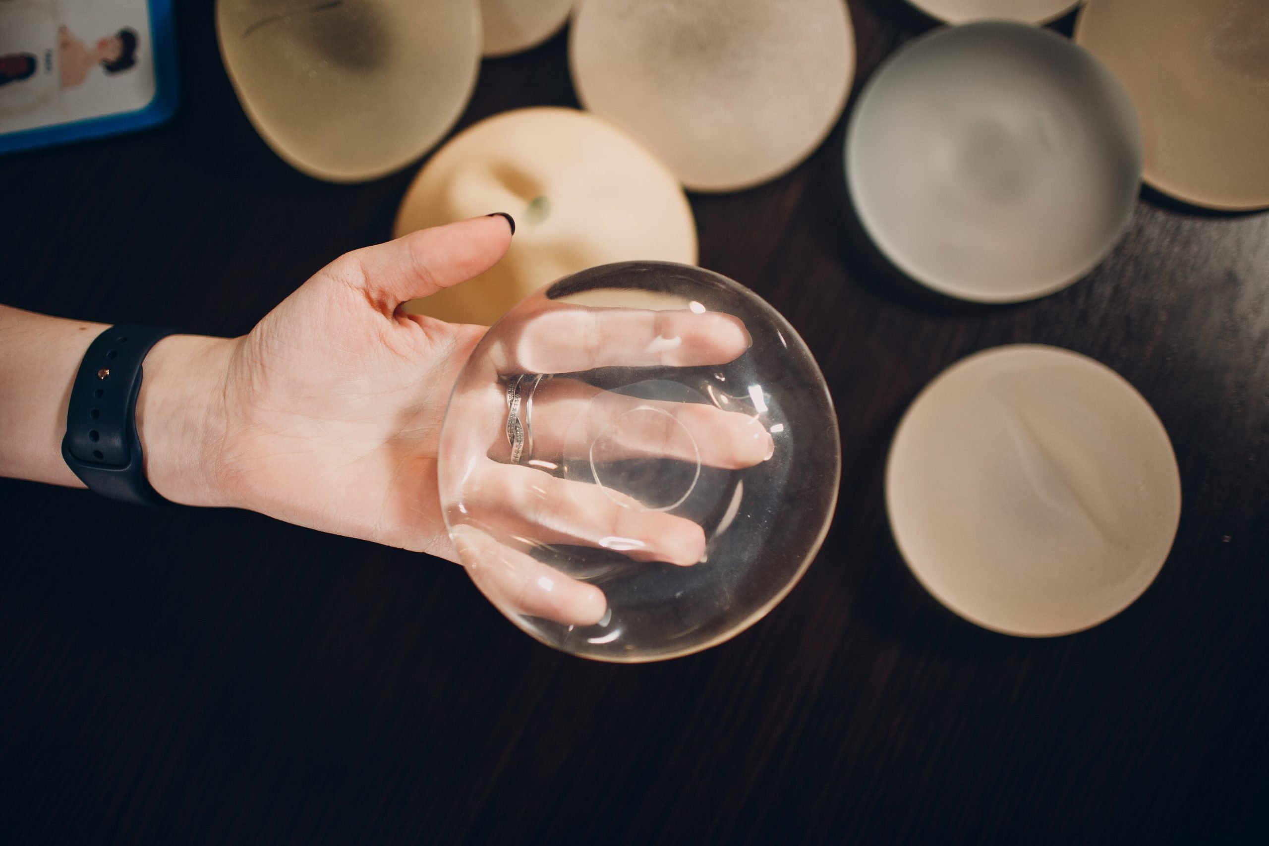 Read more about the article Choosing The Right Type of Breast Implant: Saline, Silicone, or Alternative Options?